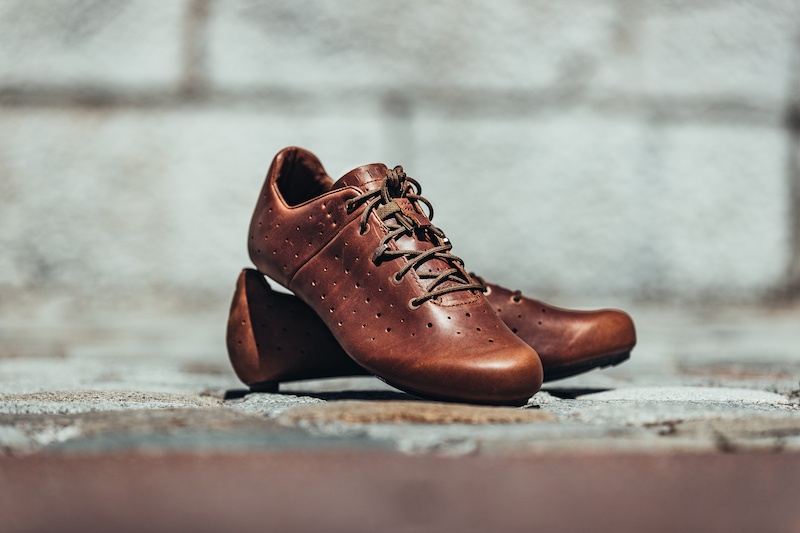 60s/63年製　Made in England ヴィンテージ レザーシューズ マヴィックの歴史を祝したクラシックなレザーシューズ - PRESSPORTS